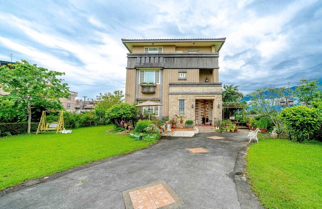 Evergreen Garden Home