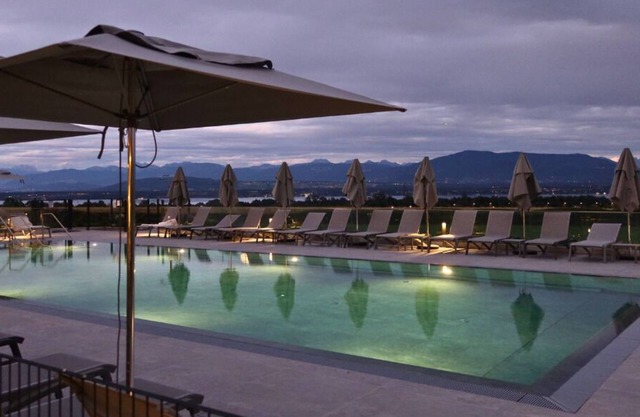 Everness Hotel & Resort