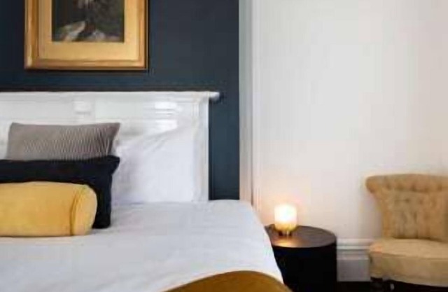 Everything You Need on Elphin: Parking & Wi-fi