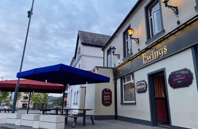 Ewings Bar & Self-Catering Accommodation