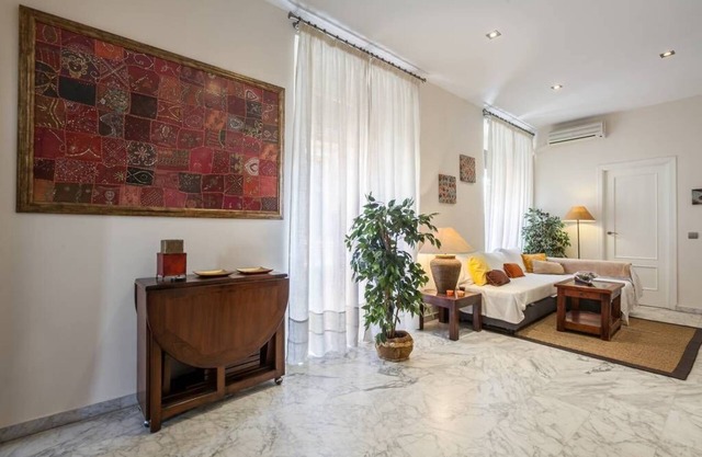 Excellent apartment with WiFi for 6 people at 100 m. The Cathedral!