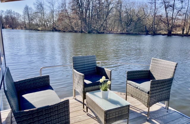 Exceptional houseboat on the Havel in Potsdam and Berlin