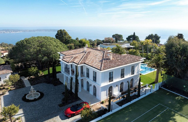 Exceptional Villa in Cannes: Swimming pool, Mediterranean views and top-of-the-range services