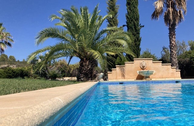 Exclusive apartment with pool /mountain view