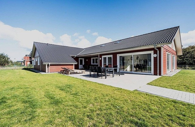 Exclusive large vacation home - modern, spacious, close to the sea - DAG-272 - XXL