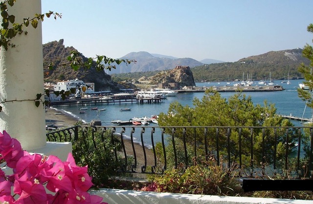 Exclusive Levante villa with direct beach access
