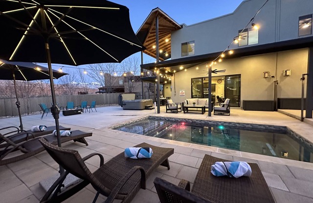 Exclusive Retreats Desert Hideaway 3 Bedroom all Suite home with Private pool #2
