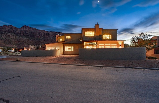 Exclusive Retreats White Rim 3369 - 3 Bedroom plus Loft all Suite Home