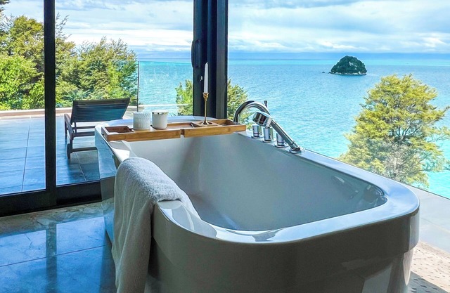 Exclusive Suite - Ocean Views & Beach