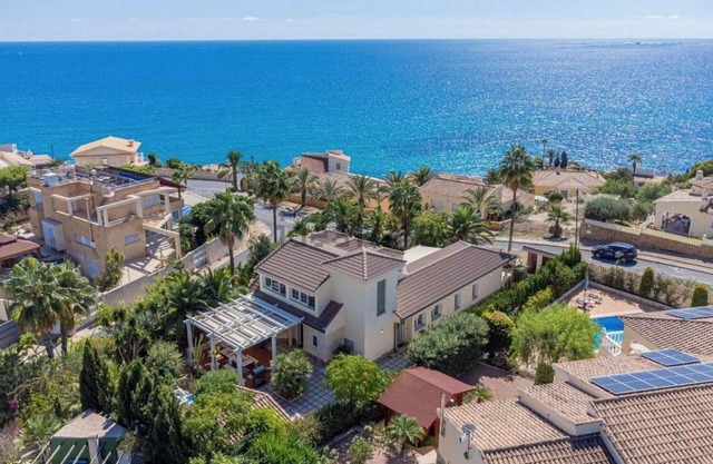 Exclusive Villa by the Sea