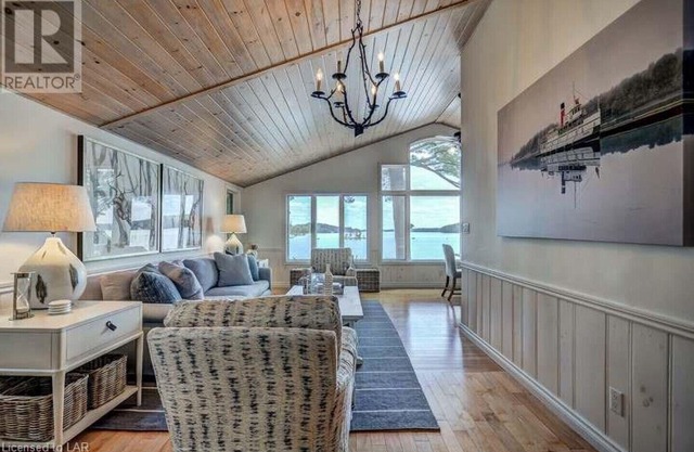 Executive Cottage in Muskoka
