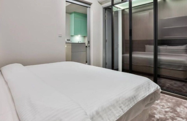 Executive Suite with Garden View 11