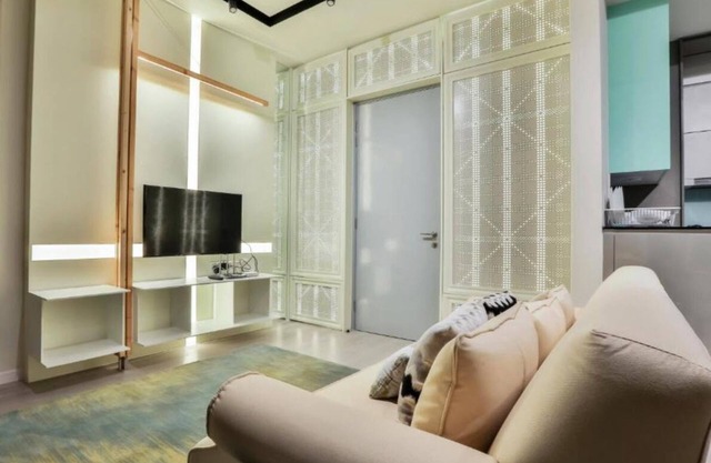 Executive Suite with Garden View 18