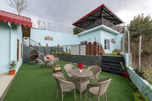 Exotic Stays I The Summer House Kasauli I Serviced Villa I 4 Bedroom Villa l Party & Music I Sky Bonfire I Kasauli