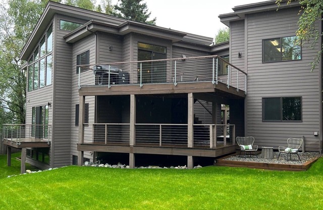 Expansive Executive Home Westchester Lagoon