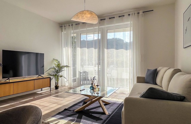 Experience Cochem: Moselle view, view of the Reichsburg & old town directly opposite