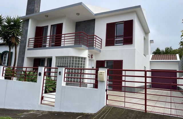 Experience Island Living with a 5 minute walk to Populo Beach!