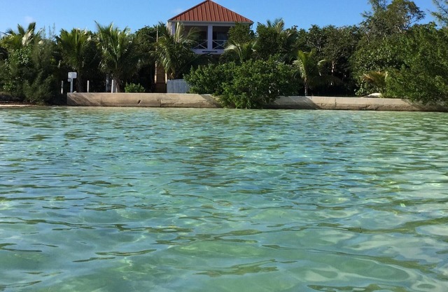 "Experience Paradise at Lo Key Villa: Your Dream Getaway at Cocoa Bay Awaits!"