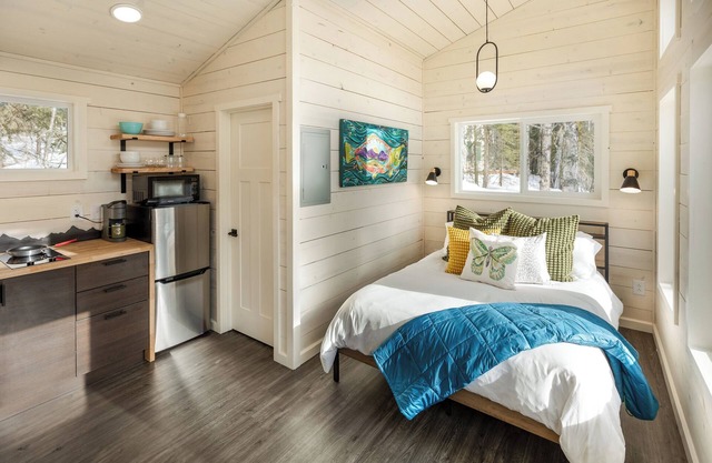 Experience serenity in a deluxe tiny house amid the Eklutna Valley's beauty.
