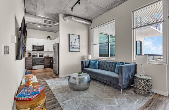 Experience St. Pete: Charming 1-Bed by Tropicana Field