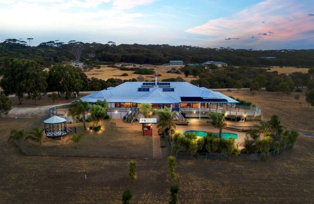 Experience world-class service at Doyles on the Bay