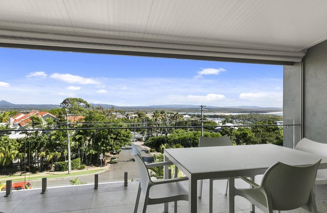 Exquisite Penthouse with views to Laguna Bay - Unit 3 Taralla 18 Edgar Bennett Avenue