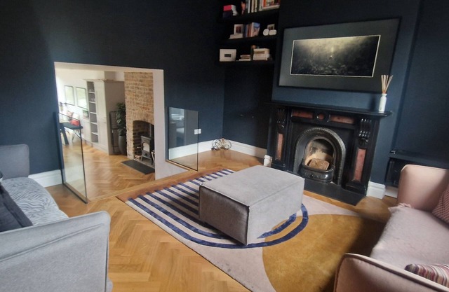 Extended 3BD SplitLevel Cottage in Popular Village
