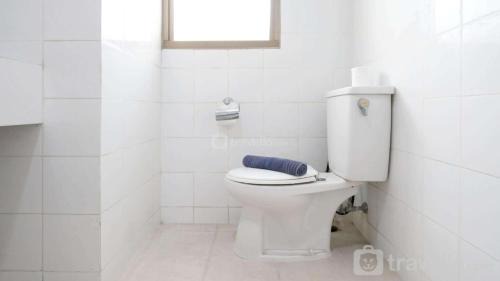 Extra Spacious and Homey 2BR at Kondominium Puncak Marina Apartment By Travelio