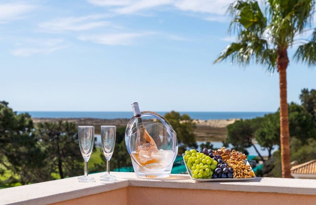 Extraordinary Villa on an elevated position in Quinta do Lago.