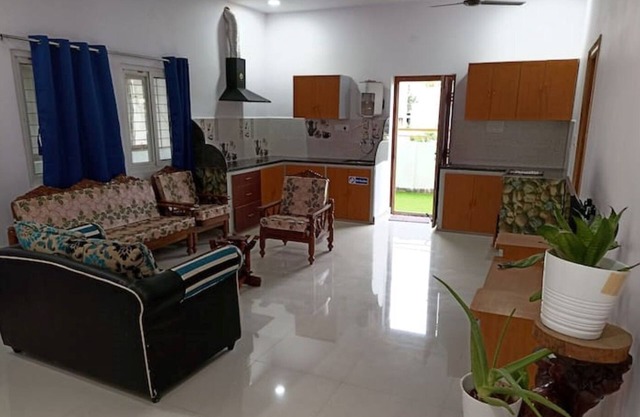 F1 bedroom hill view unit with covered parking