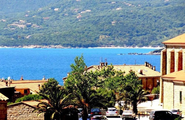 F3 NEW Gd STANDING Air-conditioned 76m2 + 24m2 terrace (2 Bedrooms) PANORAMIC SEA view