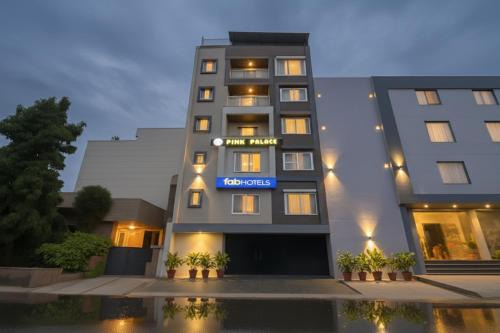 FabHotel Pink Palace Raja Park