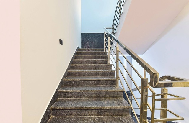 Fabhotel Pink Palace Raja Park