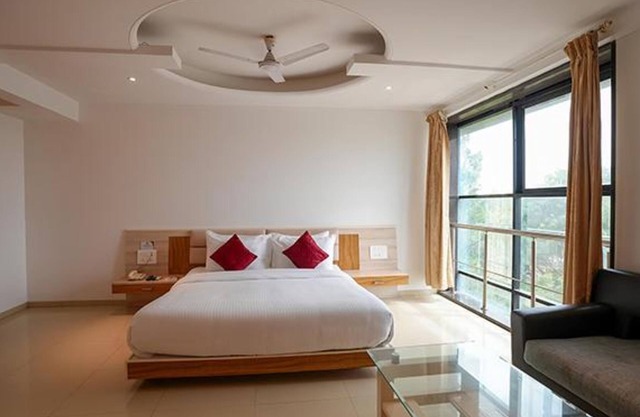 FabHotel Prime Rester Select Chakan