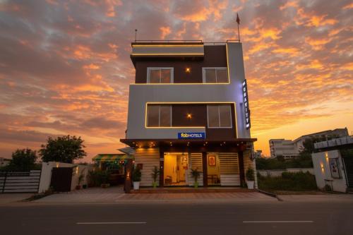 FabHotel The Gravity Inn