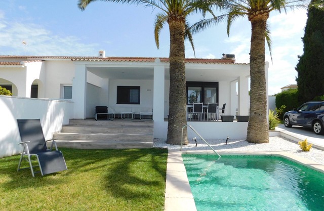 Fabolous 2 Bedroom Villa with Private Pool , Full Air conditioning