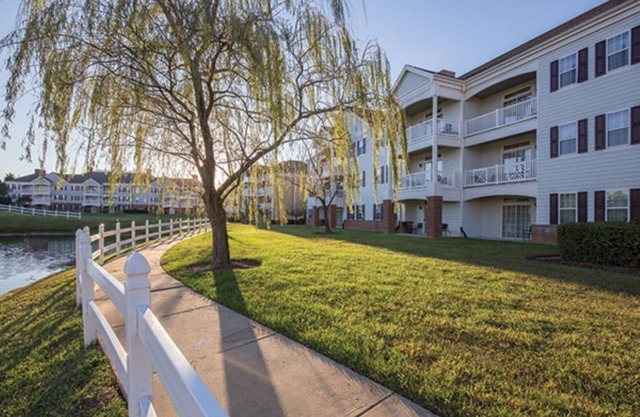 Fabulous 4 Bedroom Sleeps 16 Governor's Green