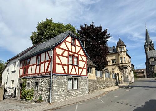 Fachwerkhaus Rosengärtchen by Vulkaneifel-Chalets