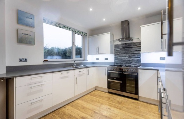 Falkirk House Contractors Long Stays Spacious