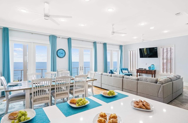 Fall Availability! Beachfront! Dog-Friendly! Amazing Views! Community Pool Access!