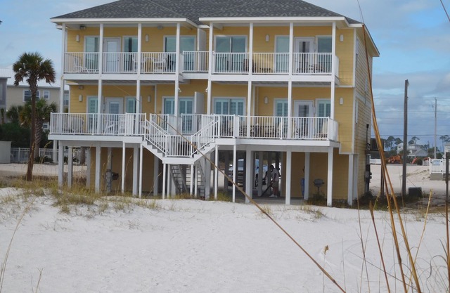 Fall into Savings — Your Beach Escape Awaits! Beach House & Pool: Sleeps 11.