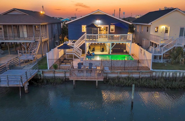 Fall Promo! 4 min to Beach! Free Pool Heat! Golf!