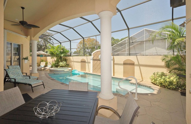 Fall Specials email owner for more info. - Large 5 Bd-Pool- Spa-Walk to Beach
