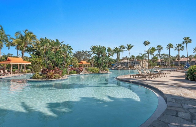 Falling Waters 3 Bedroom Condo! FIRST FLOOR Resort Condo