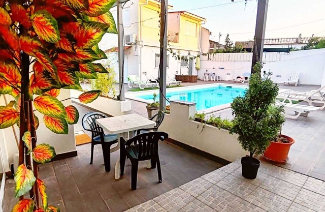 Family Choice with Pool View