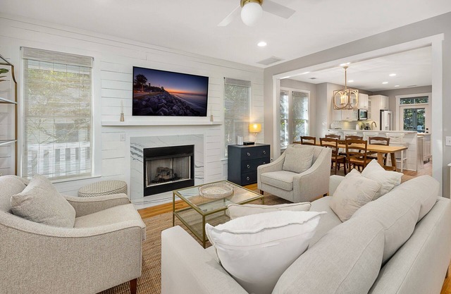 Family Cottage in Quiet Neighborhood - Close to Everything | Community Pool Access