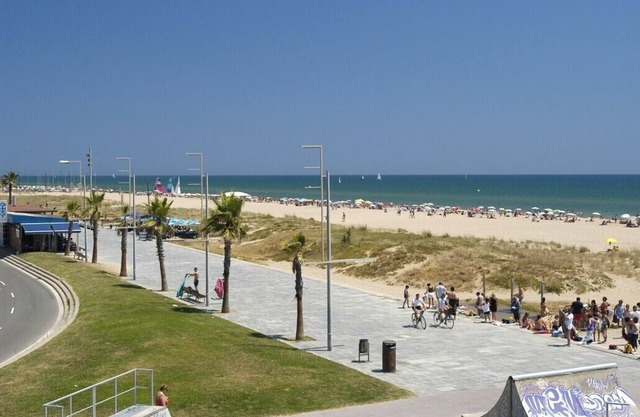 FAMILY DELUXE APARTMENT BEACH
