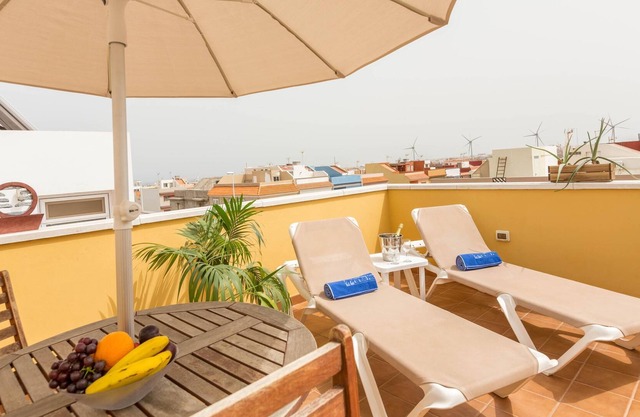 Family-friendly Home ‘Casa Cruce de Arinaga’ with Terrace, Air Conditioning & Wi-Fi