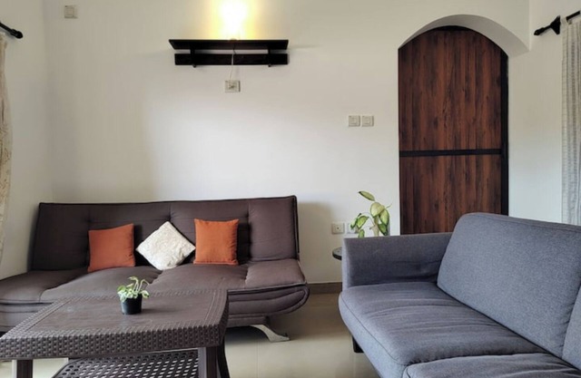 Family Friendly 2 Bedroom Apt in Siolim with Pool, WiFi, and AC. Enjoy your stay