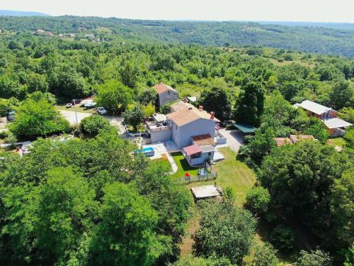 Family-friendly apartments with swimming pool Sveti Martin, Central Istria - Sredisnja Istra - 23295